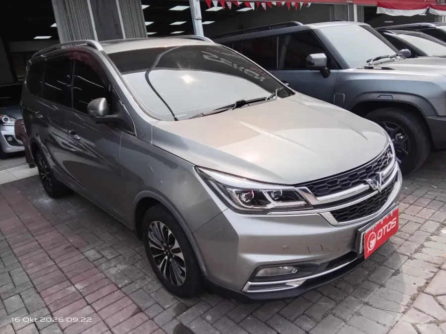 Foto Mobil Bekas Kanan Depan Wuling Cortez 1.5 L T Lux tahun 2022